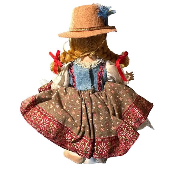 Madame Alexander Austria Doll #532 with Box - Picture 8 of 13